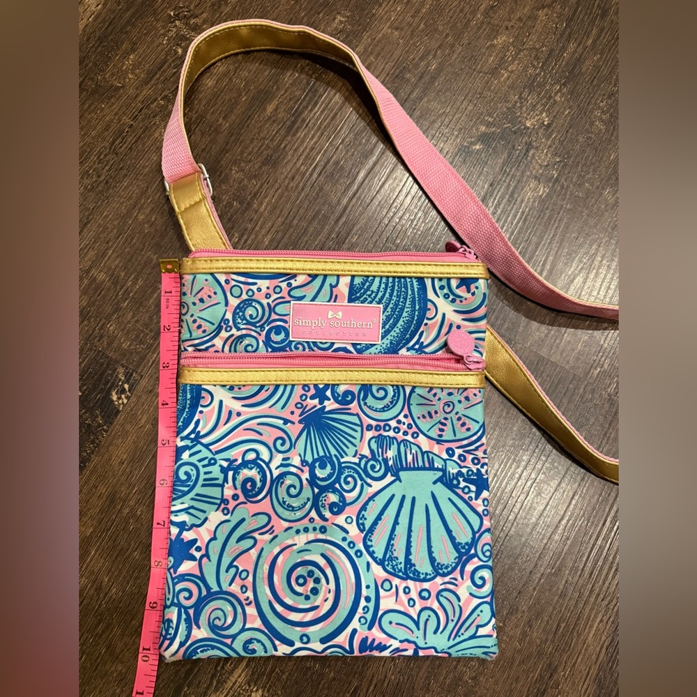 Simply Southern crossbody bag.  Perfect for beach or vacation, summer trip, etc.